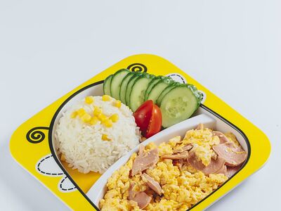 Скрембл с колбасками Детс